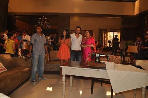 Jackky Bhagnani, Kirron Kher and Nidhi Subbaiah during the Mahurat of Movie “Ajab Gazabb Love”