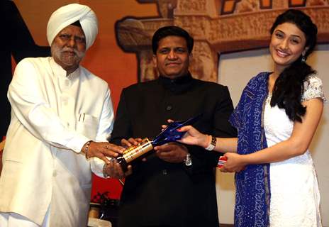 Buta Singh,Shakeel Saifi and Ragini Khanna at Dr. Ambedkar Awards