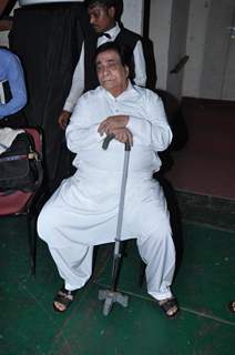 Kader Khan at his new play 	 Hamaare Bhi Hai Meherbaan Kaise Kaise & Local Train