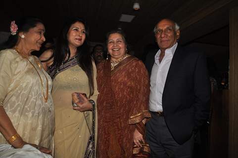 Poonam Dhillon, Asha Bhosle, Pamela Chopra and Yash Chopra at Poonam Dhillon' Birthday Bash