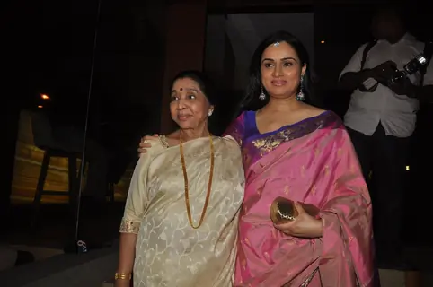 Asha Bhosle and Padmini Kolhapure at Poonam Dhillon Birthday Bash