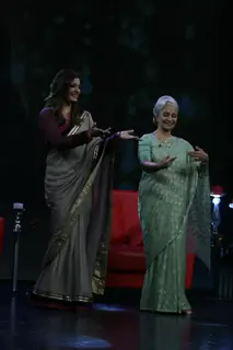 Waheeda Rehman and Raveena Tandon on the set of Issi Ka Naam Zindagi