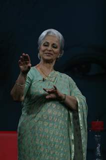 Waheeda Rehman on the sets of Isi Ka Naam Zindagi