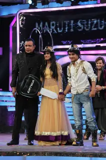 Rajasmita Kar, Mithun Chakraborty & Pradeep Gurune at Dance India Dance Season 3 Grand Finale