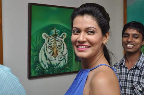 Payal Rohatgi inaugurates Art Exhibition at Coomaraswamy Hall