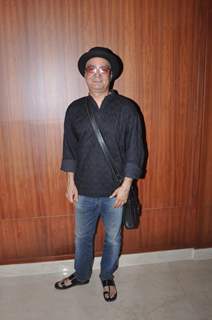 Vinay Pathak inaugurates Art Show by Varsha Vyas & Neeta Pathare