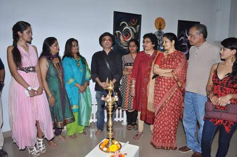 Vinay Pathak inaugurates Art Show by Varsha Vyas & Neeta Pathare