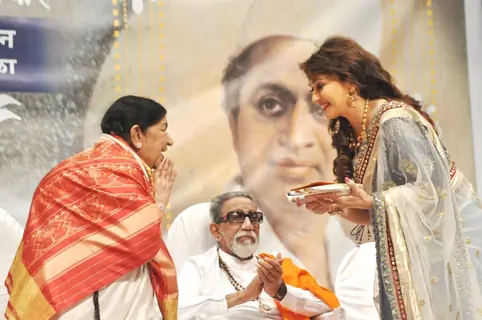Madhuri Dixit Nene and Lata Mangeshkar at Master Dinanath Mangeshkar Awards 2012