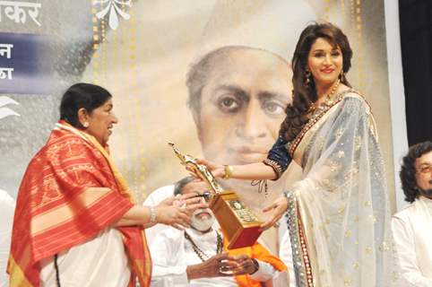 Madhuri Dixit Nene and Lata Mangeshkar at Master Dinanath Mangeshkar Awards 2012