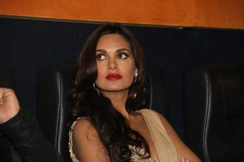 Esha Gupta at the premiere of Jannat 2 at Diera City Centre Dubai