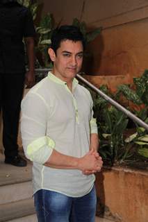 Aamir Khan holds press meet regarding his TV show Satyamev Jayate at his house on sunday