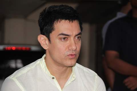 Aamir Khan holds press meet regarding his TV show Satyamev Jayate at his house on sunday