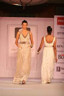 Bollywood Celebs at Cotton Fashion Show