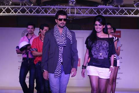 Bollywood Celebs at Cotton Fashion Show