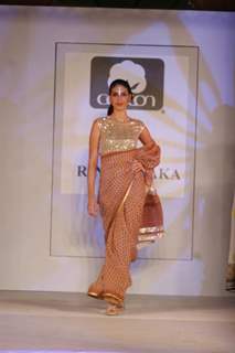 Bollywood Celebs at Cotton Fashion Show