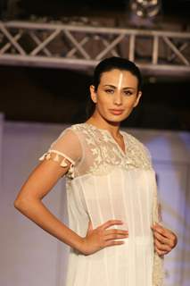 Bollywood Celebs at Cotton Fashion Show