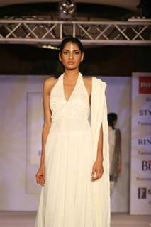 Bollywood Celebs at Cotton Fashion Show