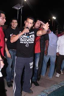 Salman Khan launches Prabodh Vasant Davkhare's fitness center &quot;NITRO Pure Fitness&quot;