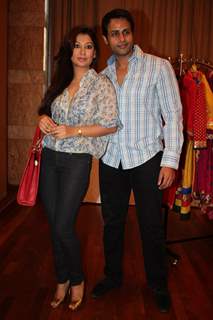 Ravee Gupta & Manoj Bidwai at the new collection unveiling of designer Anita More