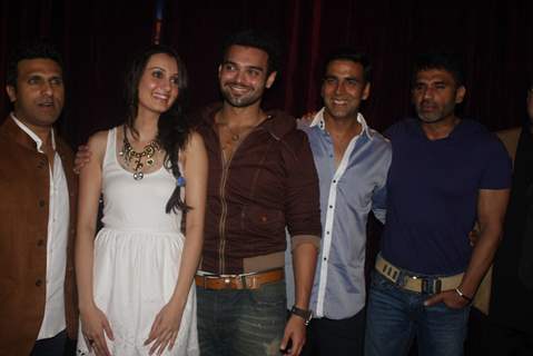 Shawn Arranha, Vaishali Desai, Mimoh, Akshay & Sunil at Film Tukkaa Fitt first look launch