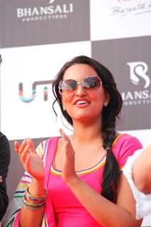 Promotions of movie 'Rowdy Rathore'