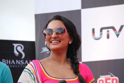 Promotions of movie 'Rowdy Rathore'