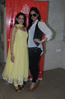 Smita Bansal & Urvee Adhikaari at Urvee Adhikaari's new collection for Canvas-Summer shopping bazaar