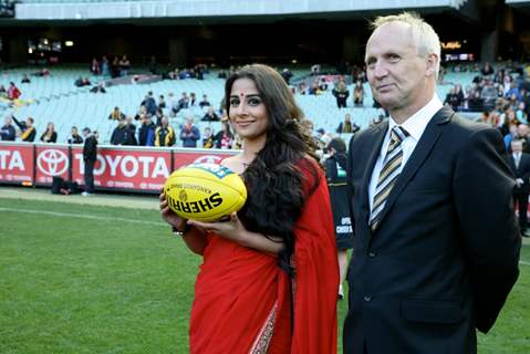 Vidya Balan handing the Match Ball to the ground at the Melbourne Cricket Ground