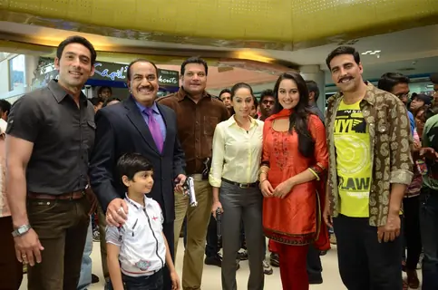 Akshay Kumar and Sonakshi Sinha promote Rowdy Rathore on CID