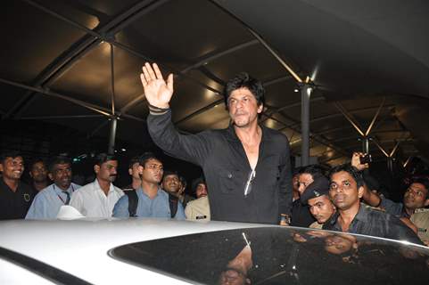 Shahrukh Khan arrived at airport