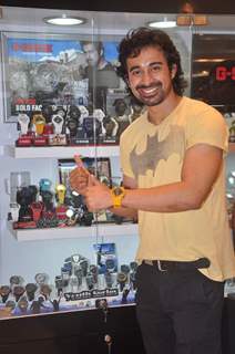 Bollywood actor Ranvijay promoted Casio watches at Oberoi Mall. .