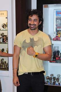 Bollywood actor Ranvijay promoted Casio watches at Oberoi Mall. .