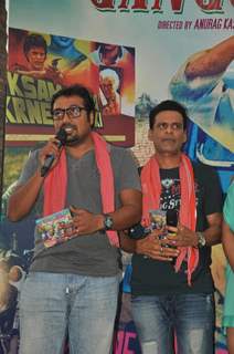 Anurag Kashyap and Manoj Bajpai at Music Launch of Gangs of Wasseypur