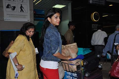 Shriya Saran leave for IIFA 2012