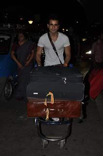 Karan Tacker leave for IIFA 2012