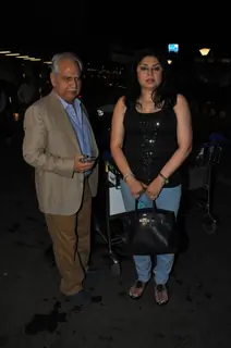 Kiran Juneja and Ramesh Sippy leave for IIFA 2012