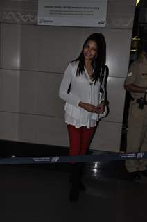 Bipasha Basu leave for IIFA 2012