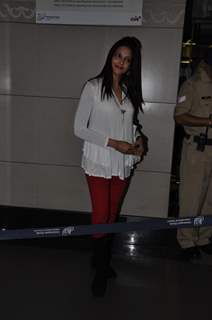 Bipasha Basu leave for IIFA 2012