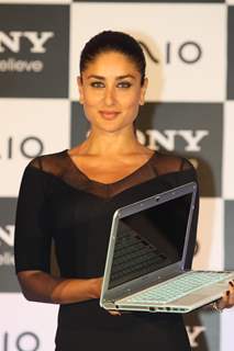 Kareena Kapoor unveils Sony Viao's new range