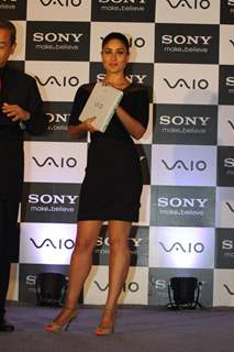 Kareena Kapoor unveils Sony Viao's new range