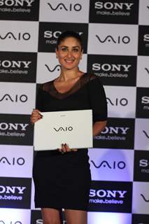 Kareena Kapoor unveils Sony Viao's new range