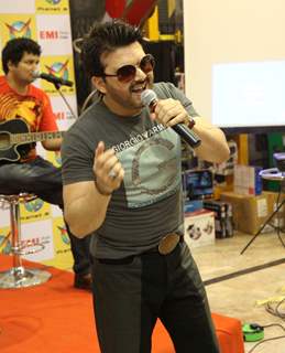 Ali Haider a sensational singer cum actor launched his latest album 'Kee Jana Mein Kaun' at Planet M, Powai. .