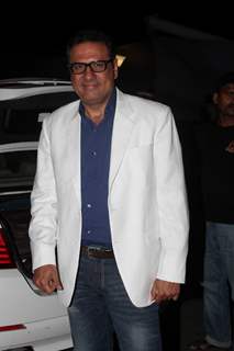 Versatile bollywood actor Boman Irani at the Mumbai Airport, as he left for Singapore to attend the IIFA Awards 2012. .
