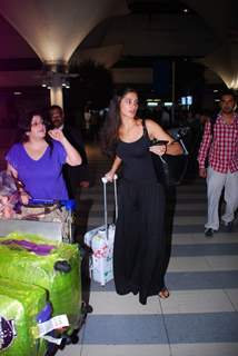 Bollywood stars return from IIFA Awards 2012. .