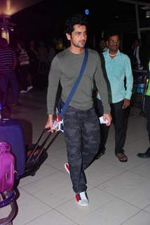 Bollywood stars return from IIFA Awards 2012. .