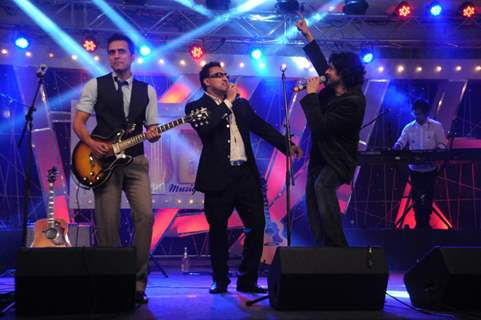 Celebs at Strings India Tour 2012 live concert at ITC Grand Maratha