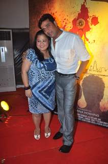 Bhojpuri and Bollywood film actor Ravi Kissen and TV Star Bharti Singh at the first look of the film Jeena Hai toh Thok Daal .