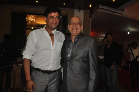 First Look Unveiling - Jeena Hai To Thok Daal