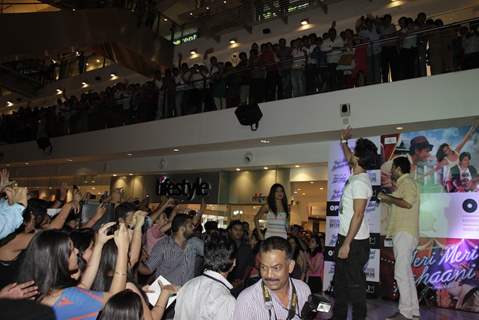 Shahid Kapoor and Priyanka Chopra at the launch of OPIUM Eye Wear at Oberoi Mall