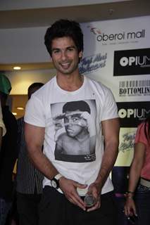 Shahid Kapoor and Priyanka Chopra at the launch of OPIUM Eye Wear at Oberoi Mall